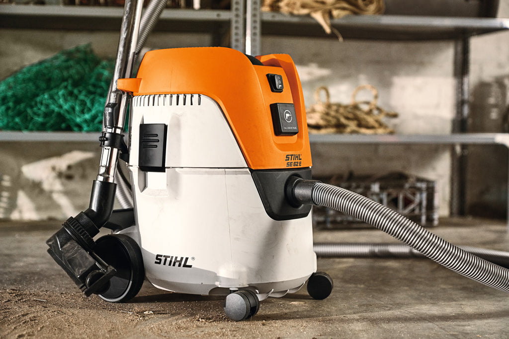 STIHL SE 62 wet and dry vacuum in a workshop