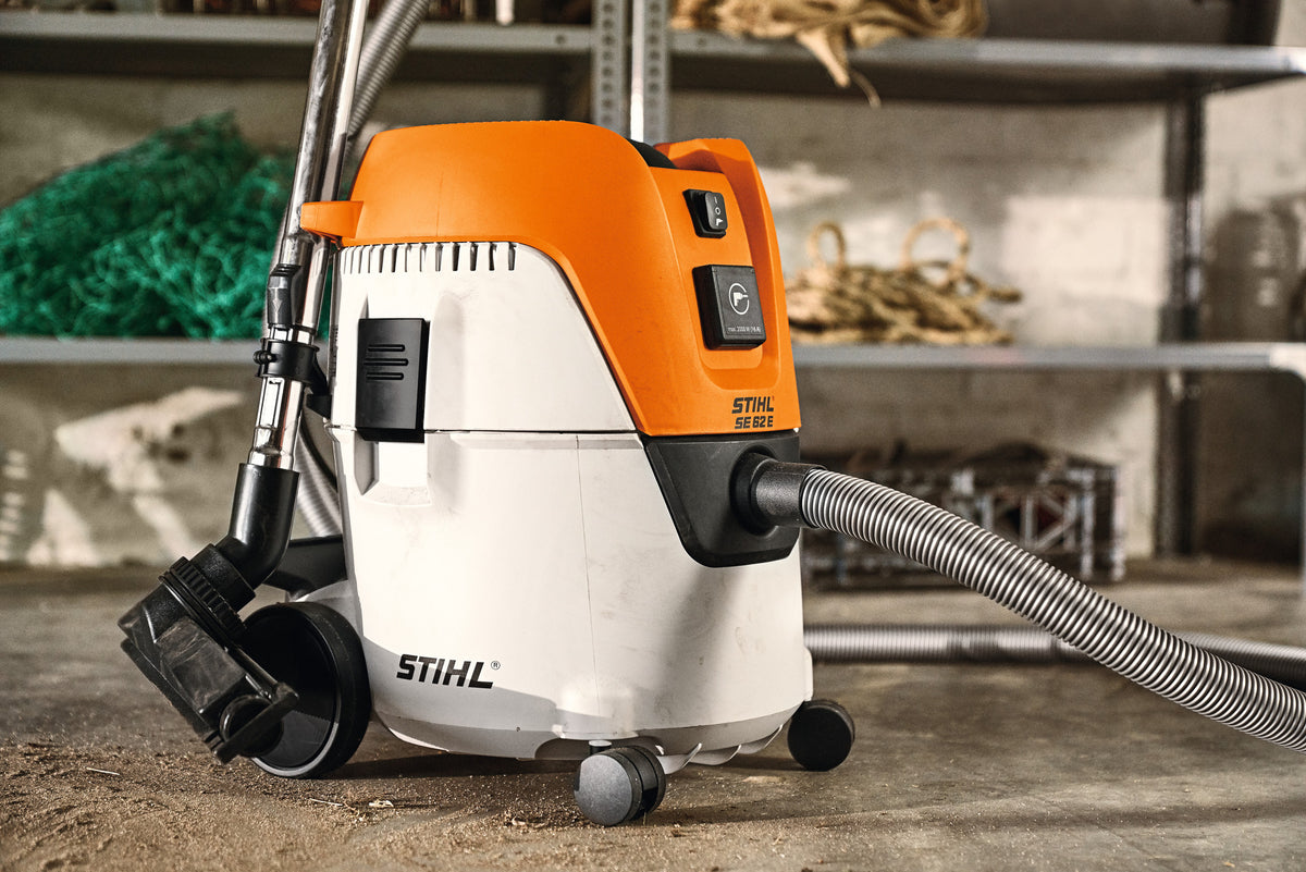 STIHL SE 62 wet and dry vacuum in a workshop