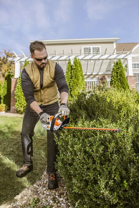 STIHL HSA 45 18V Integrated Battery Hedge Trimmer Kit HSA45
